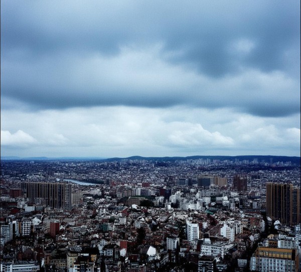 华南商贸学校，教育成长与挑战并存